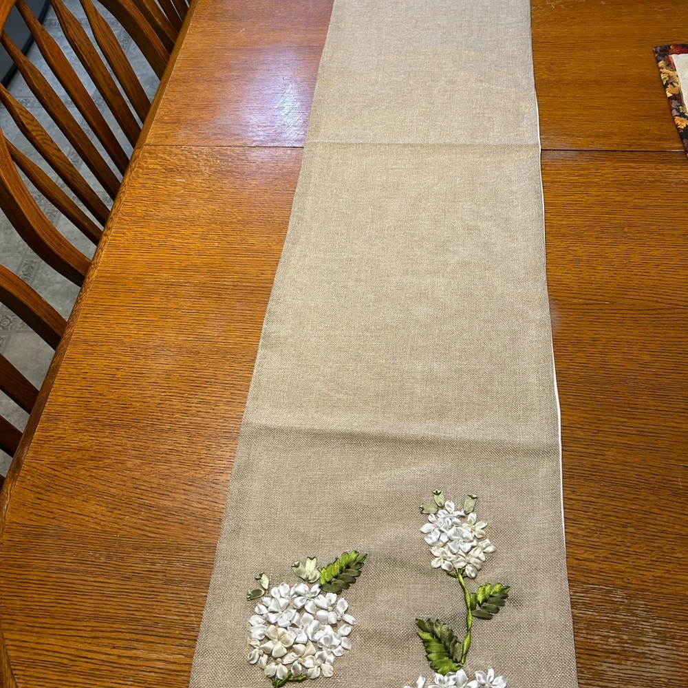 Linen Hydrangea Table Runner in Tan and White